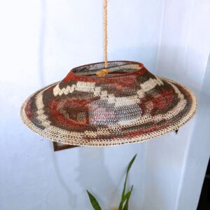 Lámpara de caraguatá artesanal – 60x20 cm