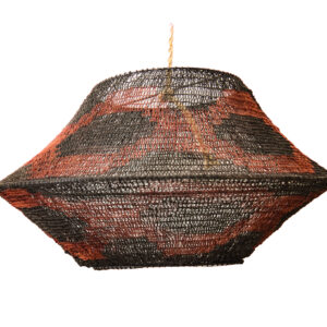 Lámpara boho 60 cm en fibra natural – tonos rojos y negros con efecto decorativo intenso